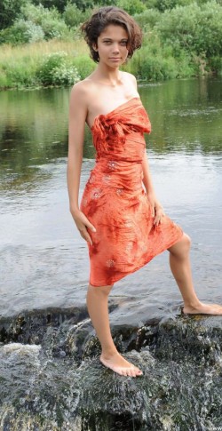 Елена Елена
